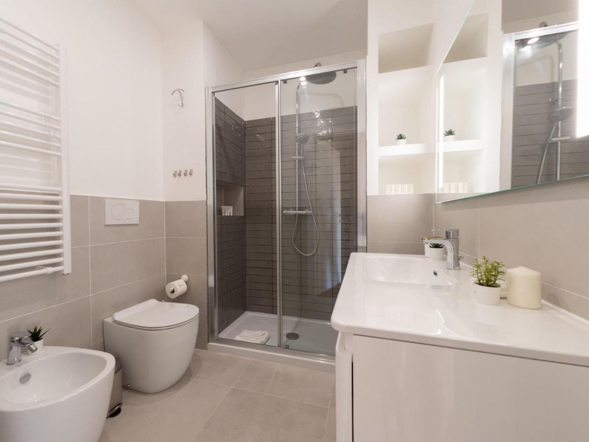 The Best Rent - Bright Apartment Near Isola Tiberina Roma Esterno foto