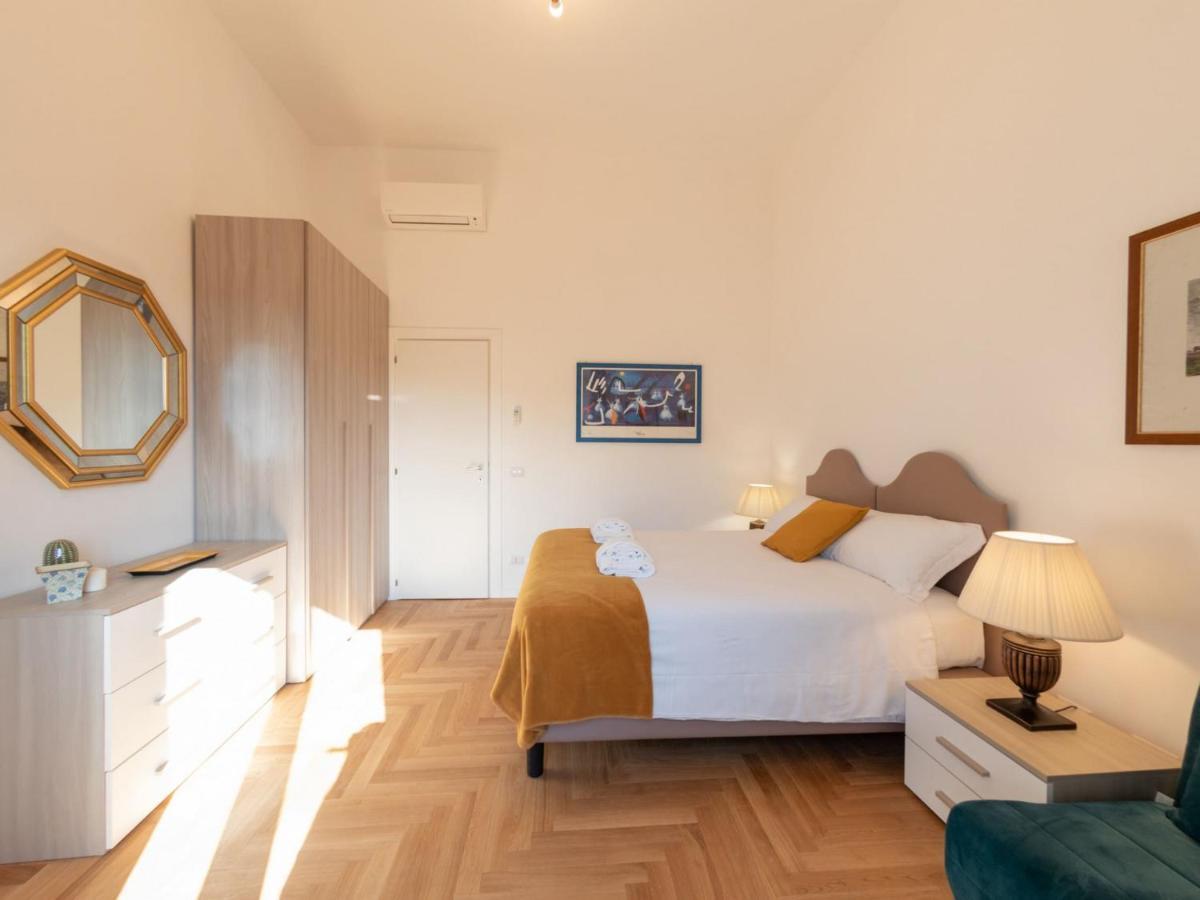 The Best Rent - Bright Apartment Near Isola Tiberina Roma Esterno foto