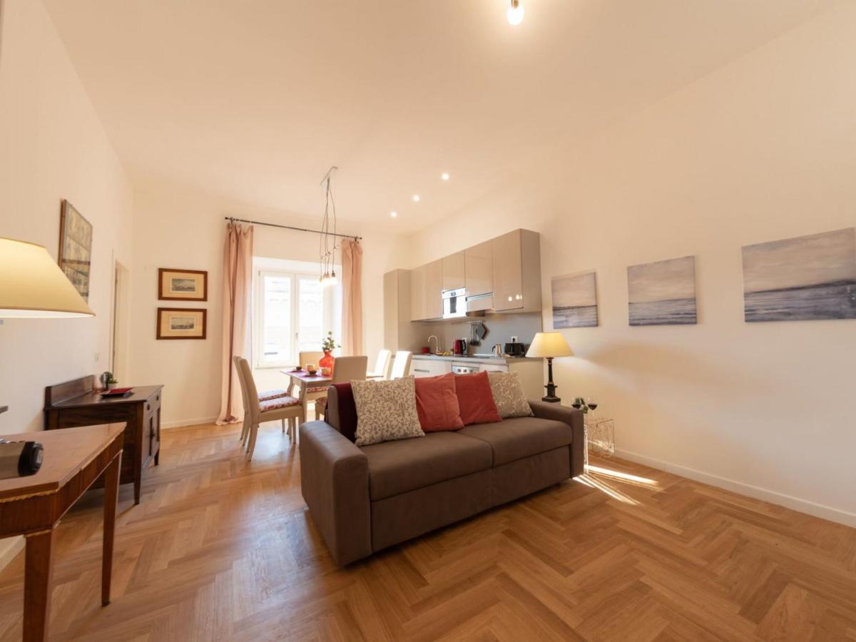 The Best Rent - Bright Apartment Near Isola Tiberina Roma Esterno foto
