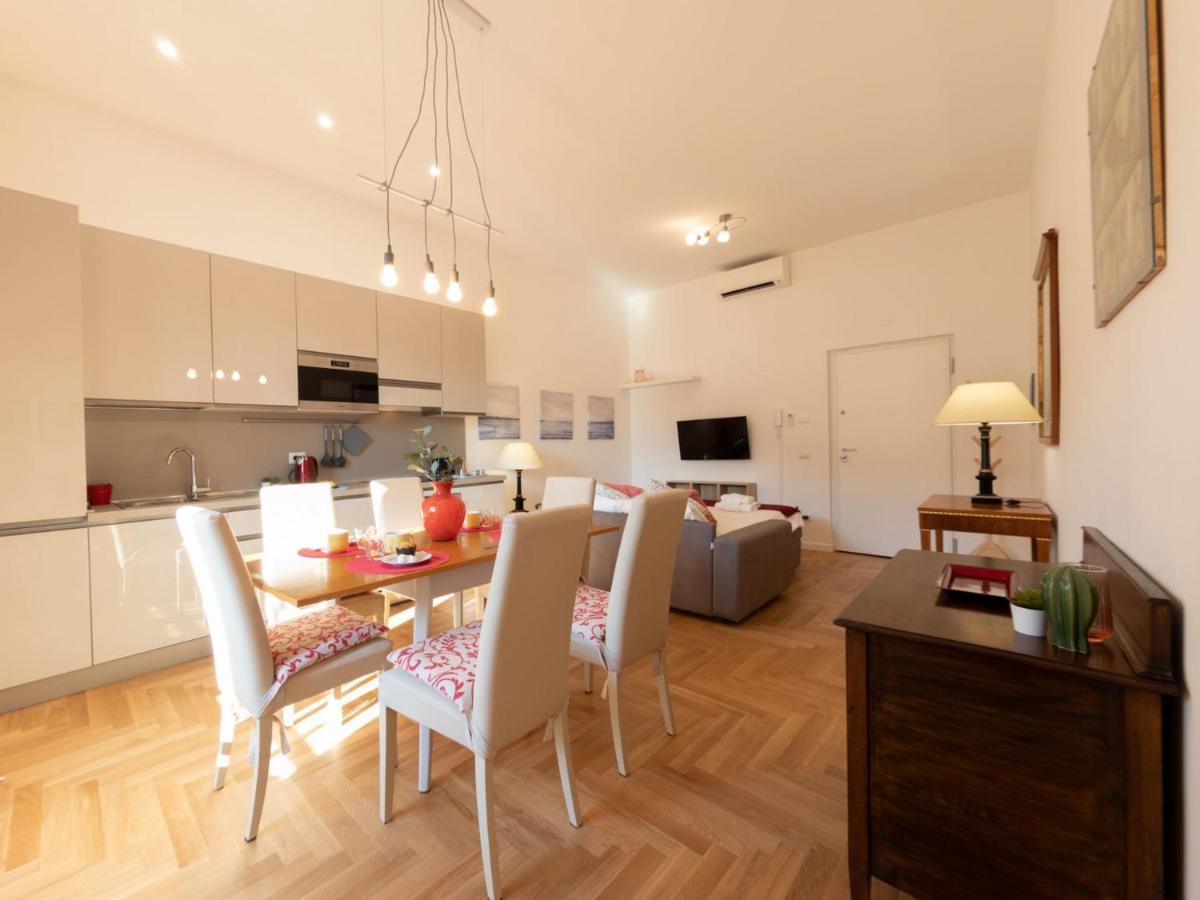 The Best Rent - Bright Apartment Near Isola Tiberina Roma Esterno foto